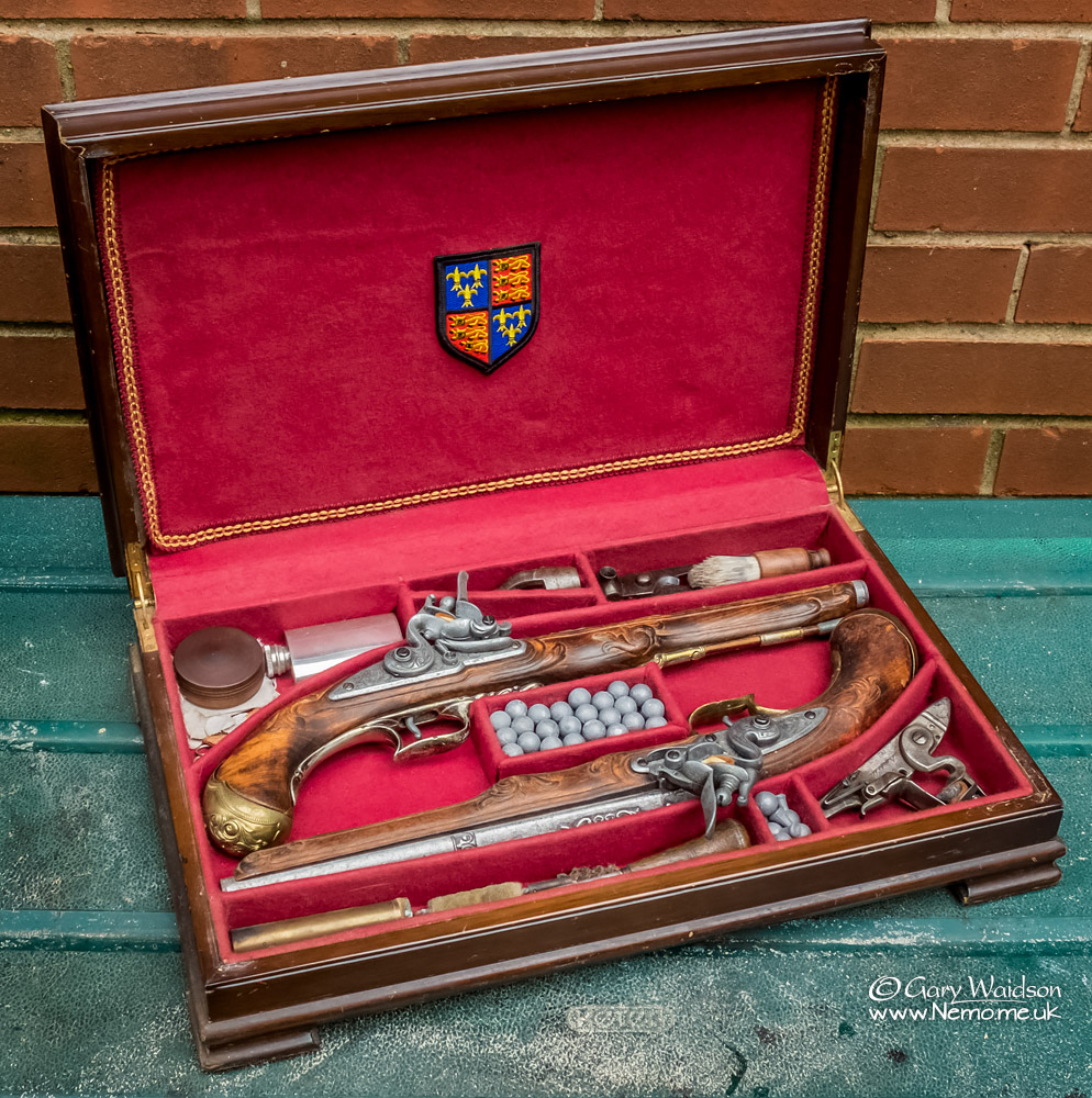 DuelingSet. � Gary Waidson - www.Nemo.me.uk