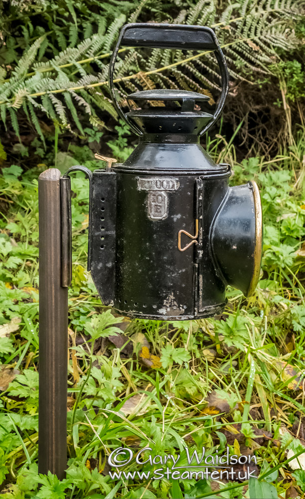 Spike Stand - � Gary Waidson - www.Nemo.me.uk