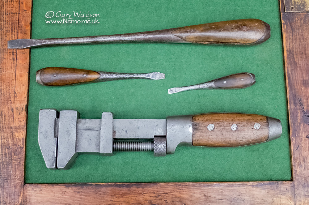 Perfect Handles � Gary Waidson - www.Nemo.me.uk