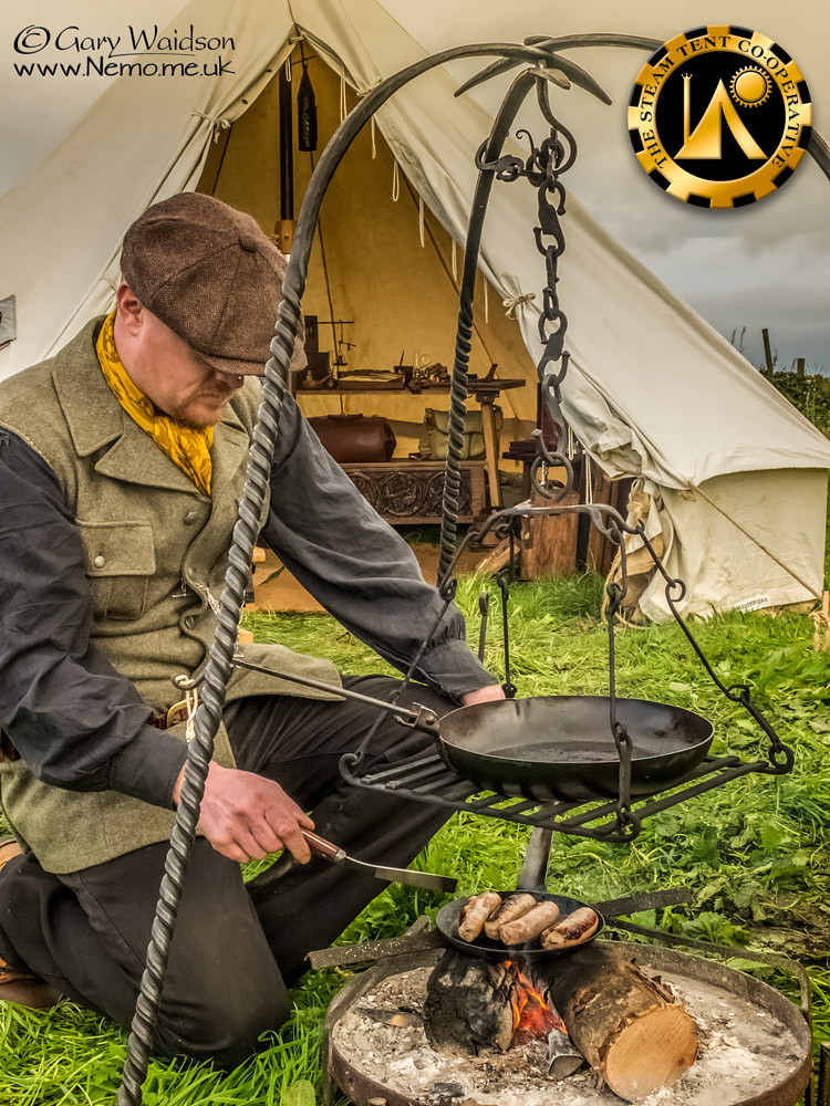 cooking over an open fire. The Steam Tent Co-operative. � Gary Waidson - www.Nemo.me.uk